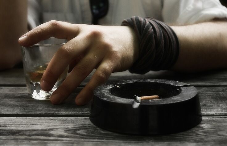 El tabaquismo y el alcohol como causas de prostatitis.